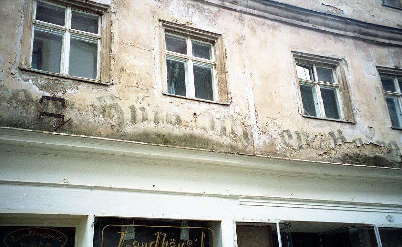 Pirna, Schuhgasse 11, 6.11.2000.jpg - Hüte, Mützen, ...
